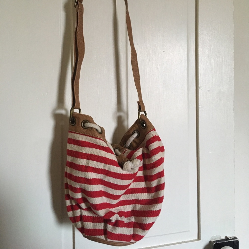 🎀 Arizona red striped crossbody